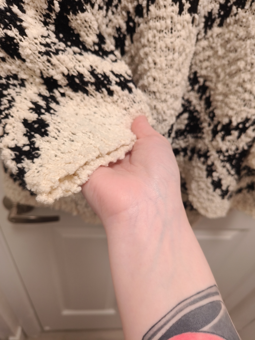 Pol Cozy Open-Front Black & Cream Geometric Sweater Cardigan Boho Cozy - Picture 9 of 9